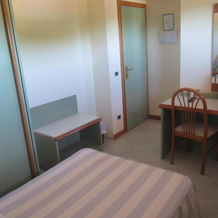 Hotel Eden Cinquale Bagian luar foto
