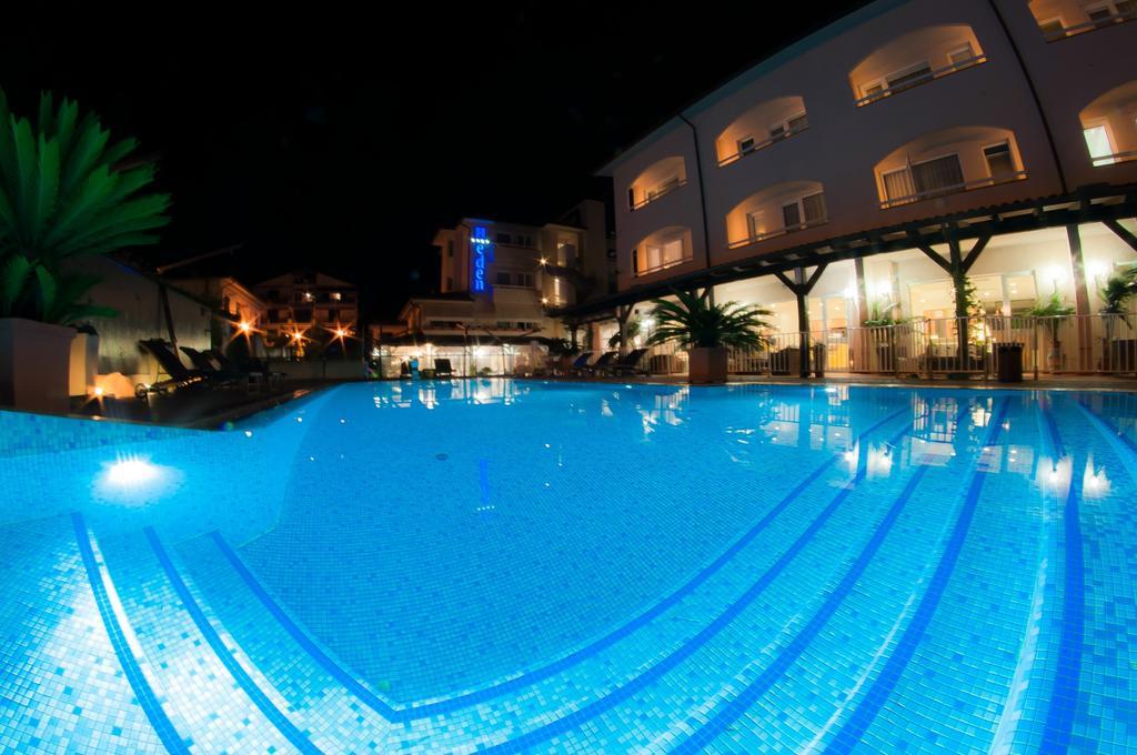 Hotel Eden Cinquale Bagian luar foto