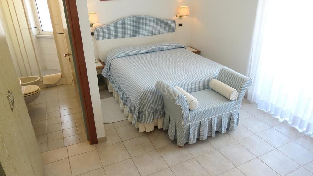 Hotel Eden Cinquale Bagian luar foto
