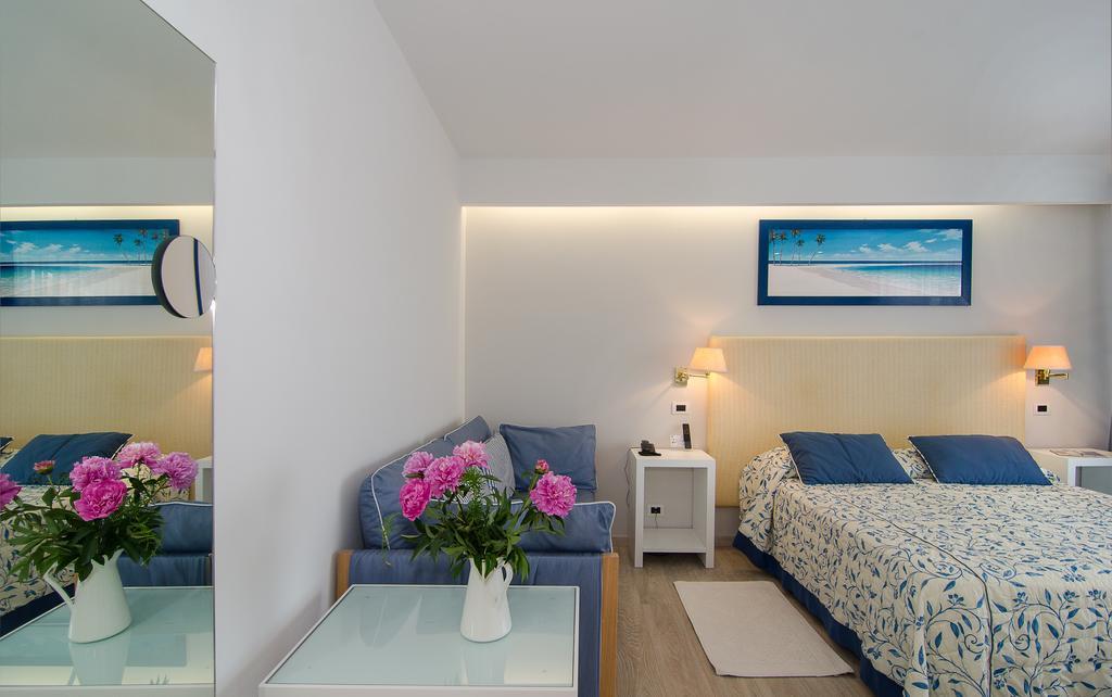 Hotel Eden Cinquale Bagian luar foto