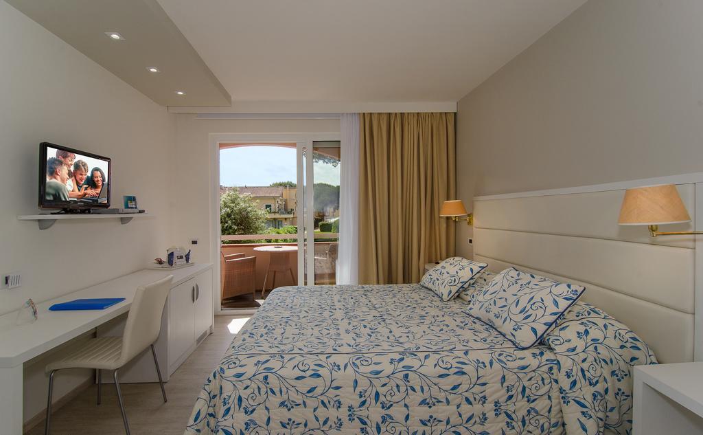 Hotel Eden Cinquale Bagian luar foto
