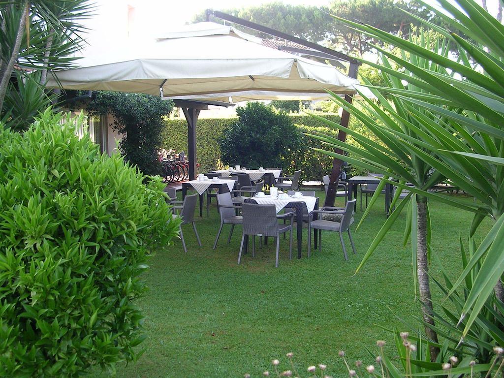 Hotel Eden Cinquale Bagian luar foto
