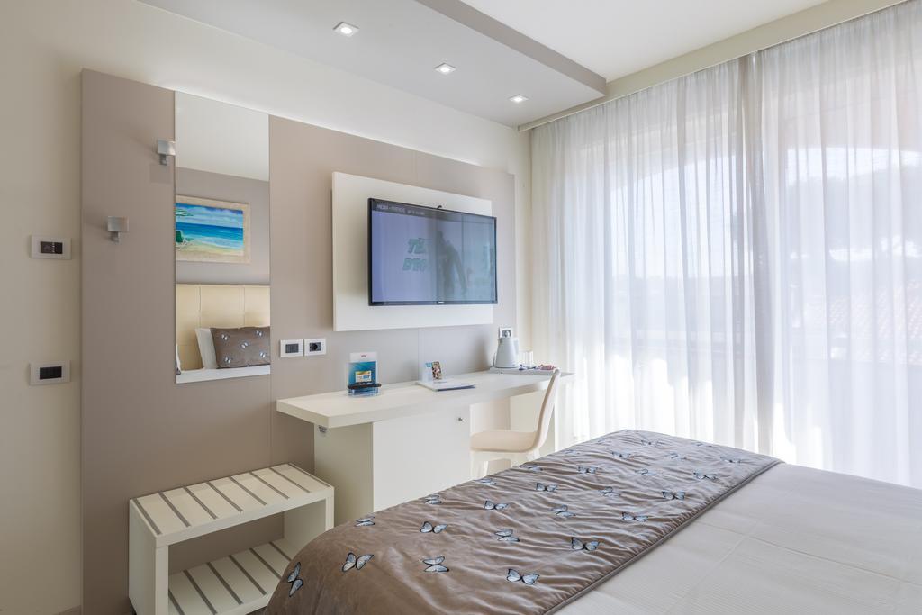 Hotel Eden Cinquale Bagian luar foto