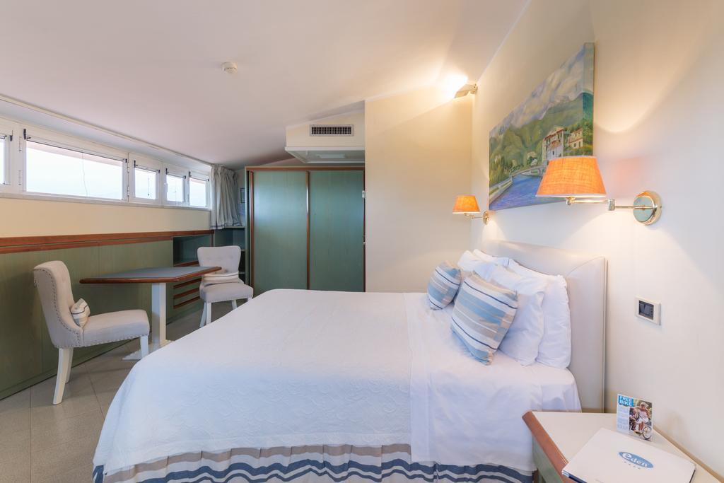 Hotel Eden Cinquale Bagian luar foto