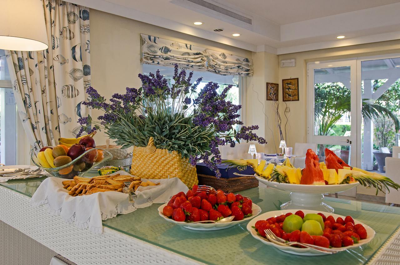 Hotel Eden Cinquale Bagian luar foto
